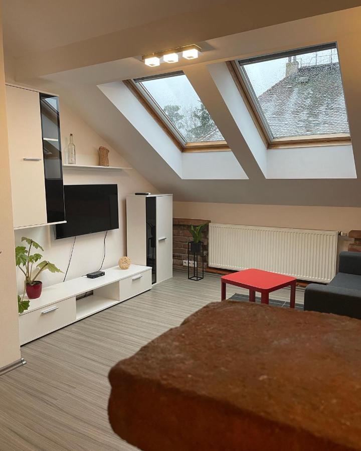 Penzion Kralovske Lazne Poděbrady Exterior foto