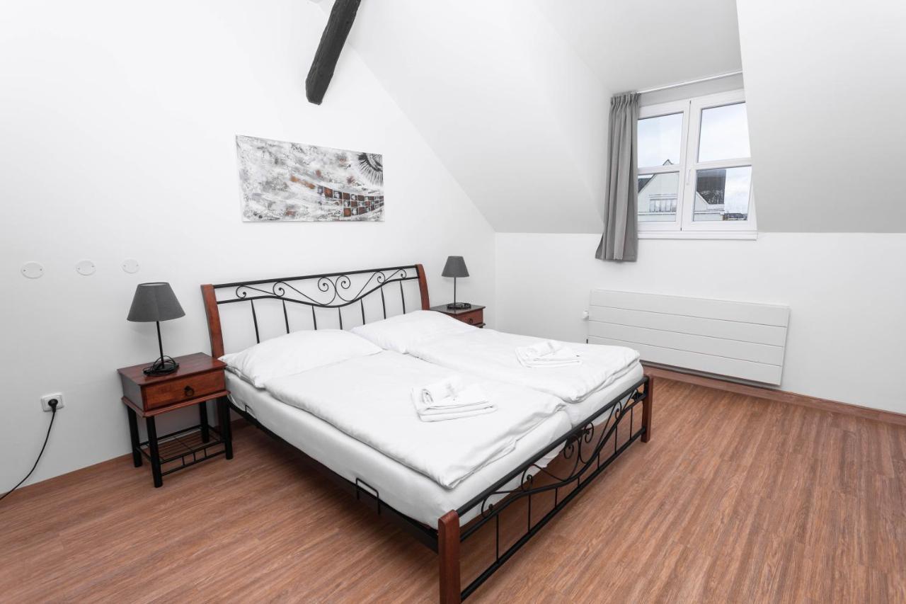 Penzion Kralovske Lazne Poděbrady Exterior foto