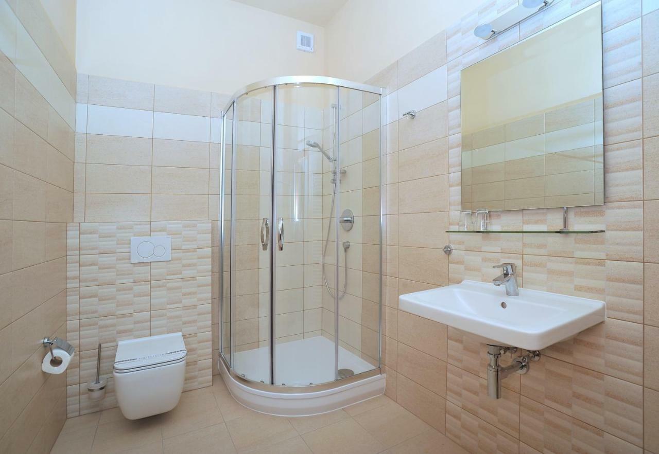 Penzion Kralovske Lazne Poděbrady Exterior foto