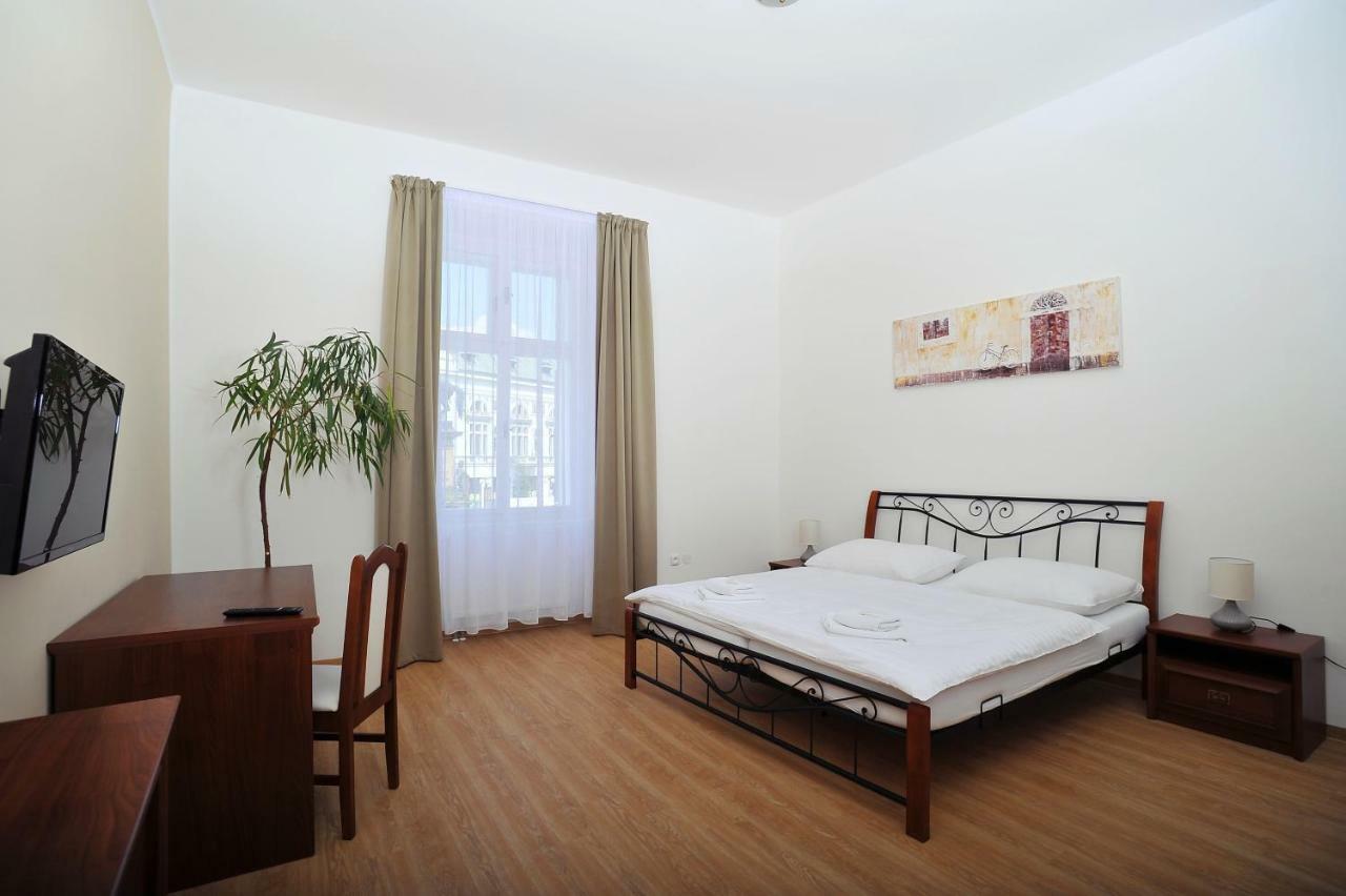 Penzion Kralovske Lazne Poděbrady Exterior foto