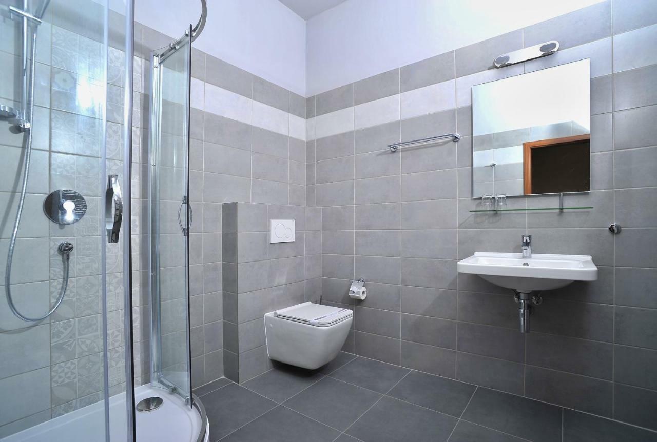 Penzion Kralovske Lazne Poděbrady Exterior foto